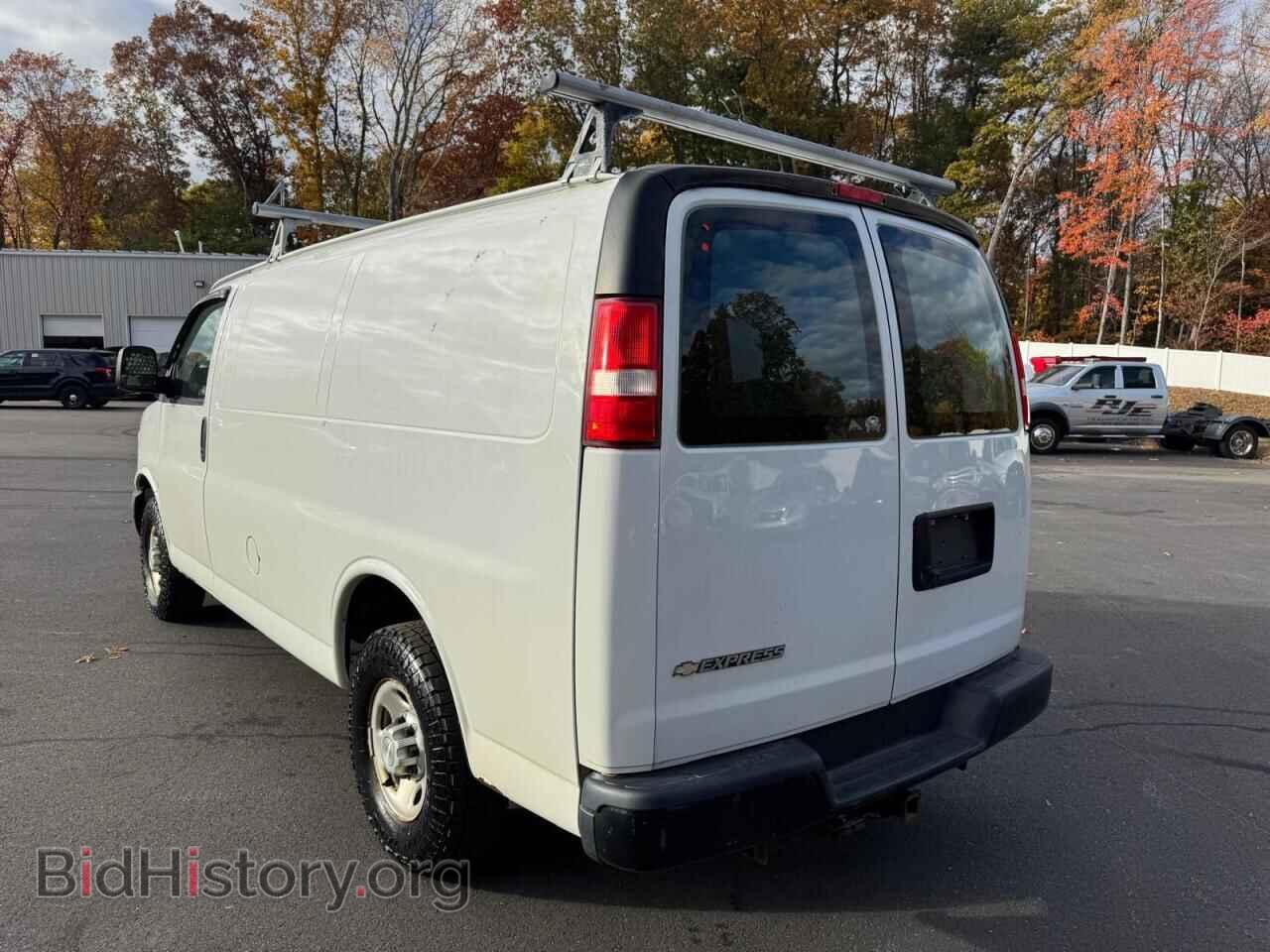 2019 CHEVROLET EXPRESS - VIN: 1GCWGAFP0K1351505 - Фото 2