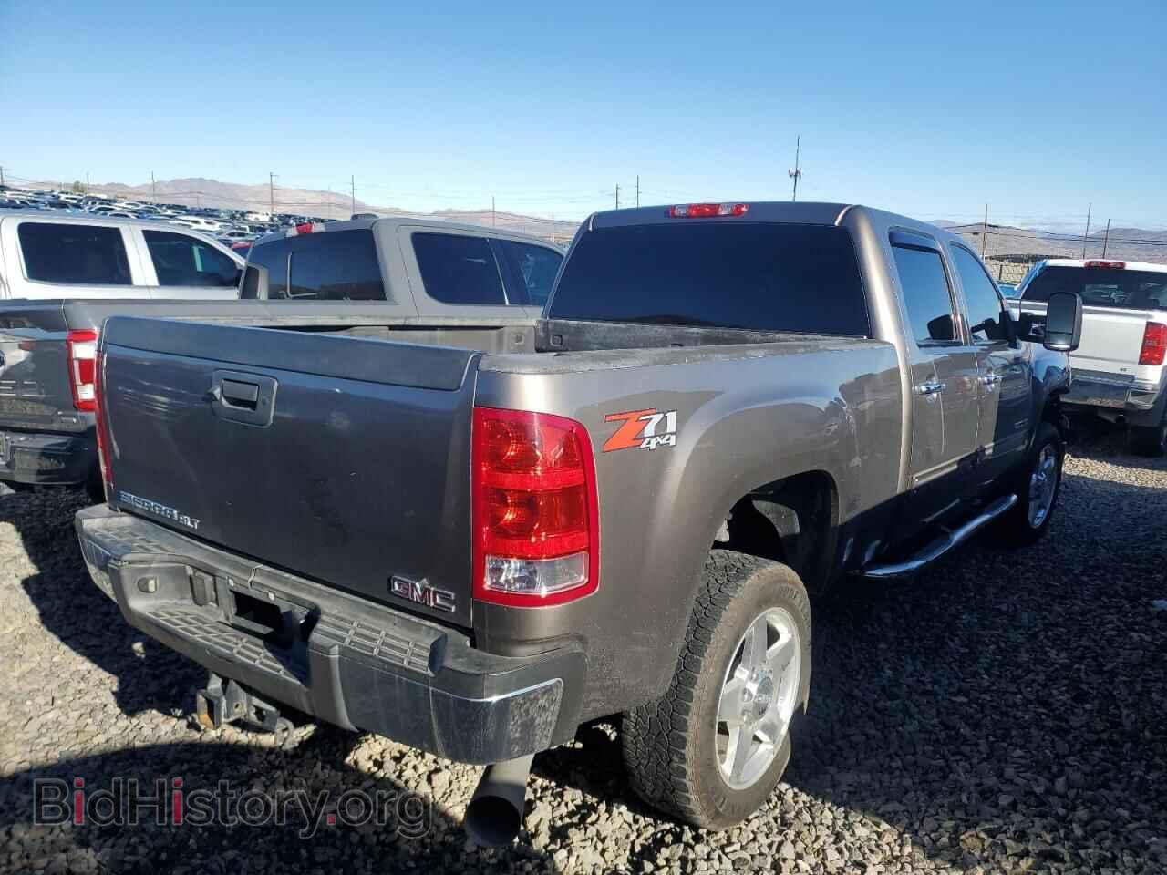 2011 GMC SIERRA - VIN: 1GT121C87BF197318 - Фото 3
