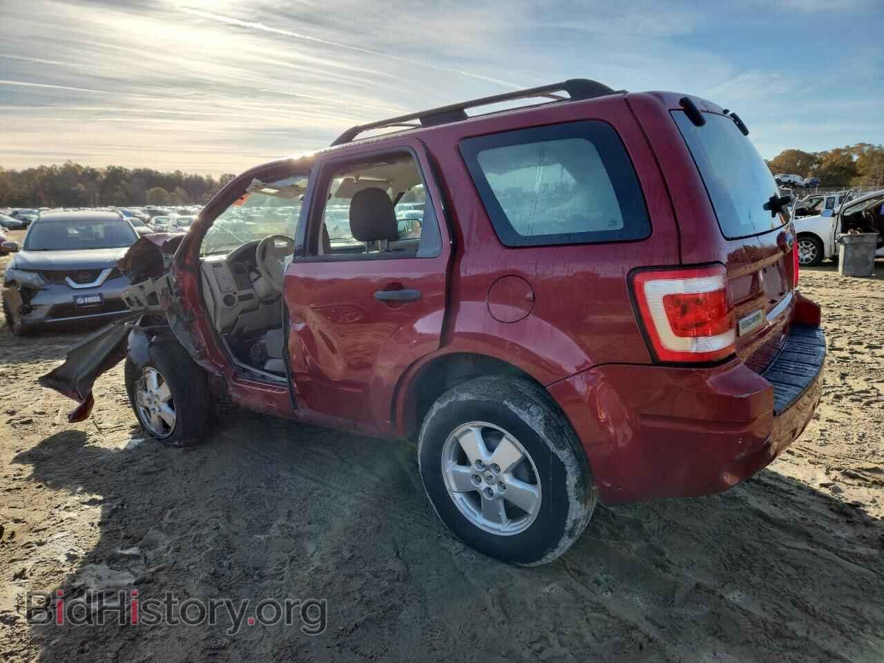 2011 FORD ESCAPE - VIN: 1FMCU9C77BKA24460 - Фото 2