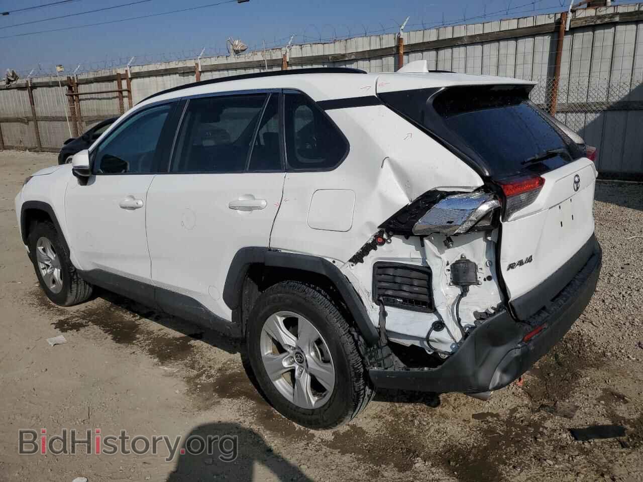 2021 TOYOTA RAV4 - VIN: 2T3P1RFV2MW210328 - Фото 2