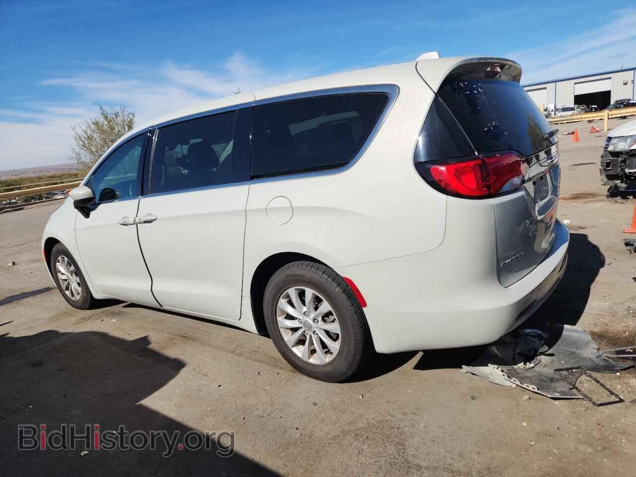 2017 CHRYSLER PACIFICA - VIN: 2C4RC1DG2HR565590 - Photo 2