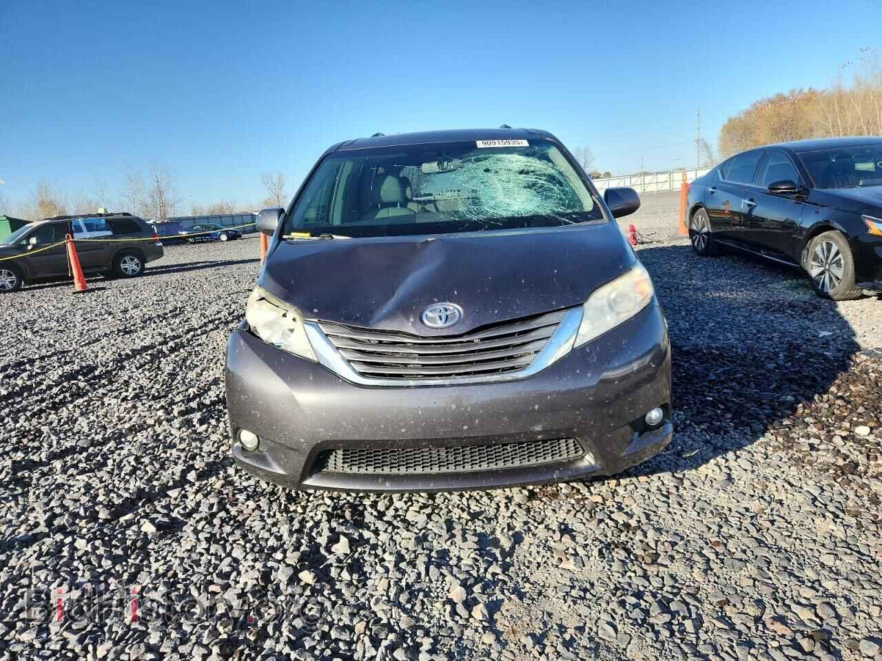2011 TOYOTA All Models - VIN: 5TDDK3DC9BS025979 - Photo 5