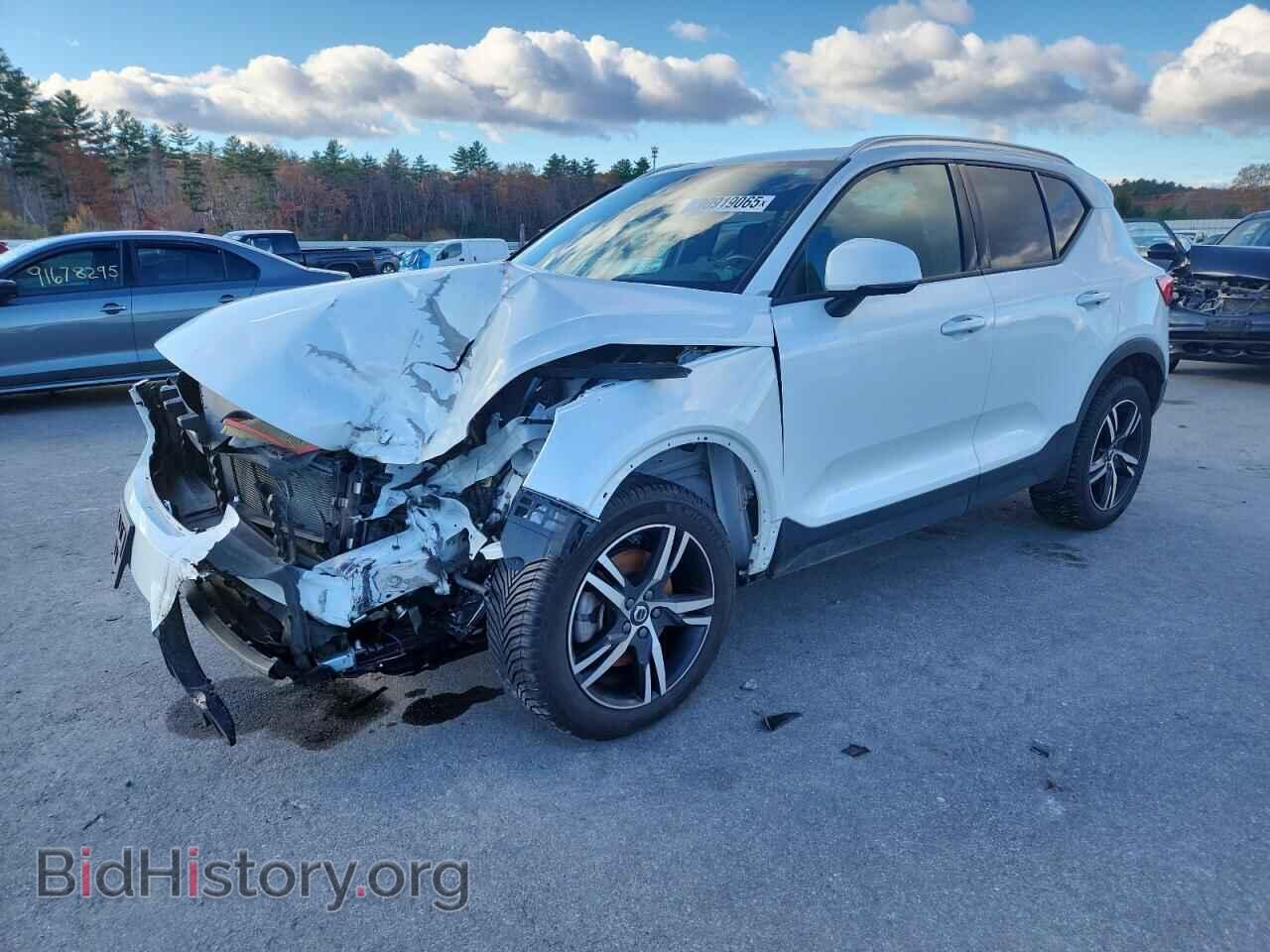 Фотография YV4L12UV8P2058932 - VOLVO XC40 CORE 2023