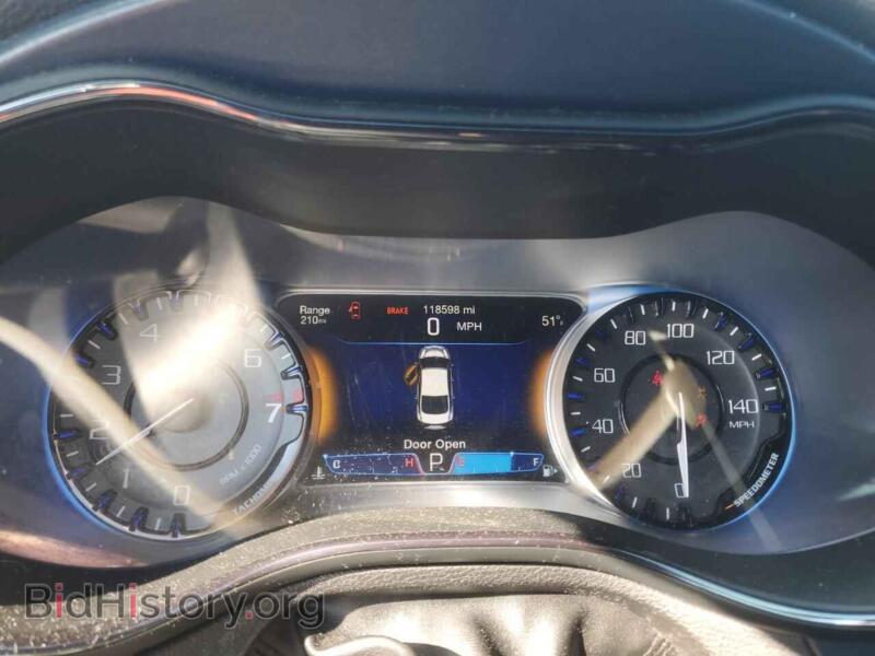 2015 Chrysler 200 (VIN 1C3CCCBG7FN643719) — photo 9 of 12