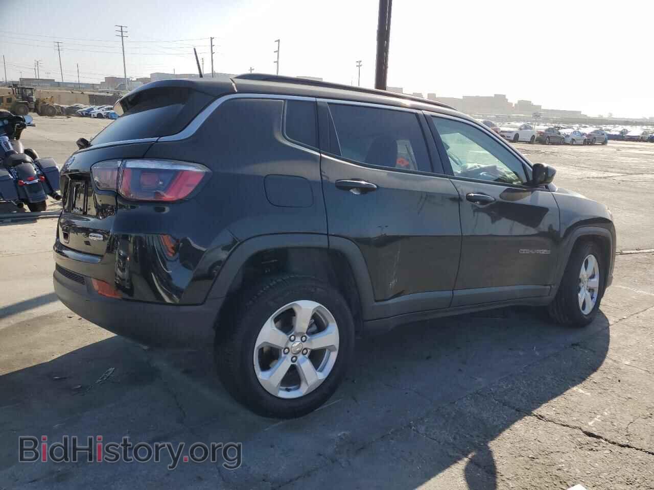 2018 JEEP COMPASS - VIN: 3C4NJCBB6JT466457 - Фото 3