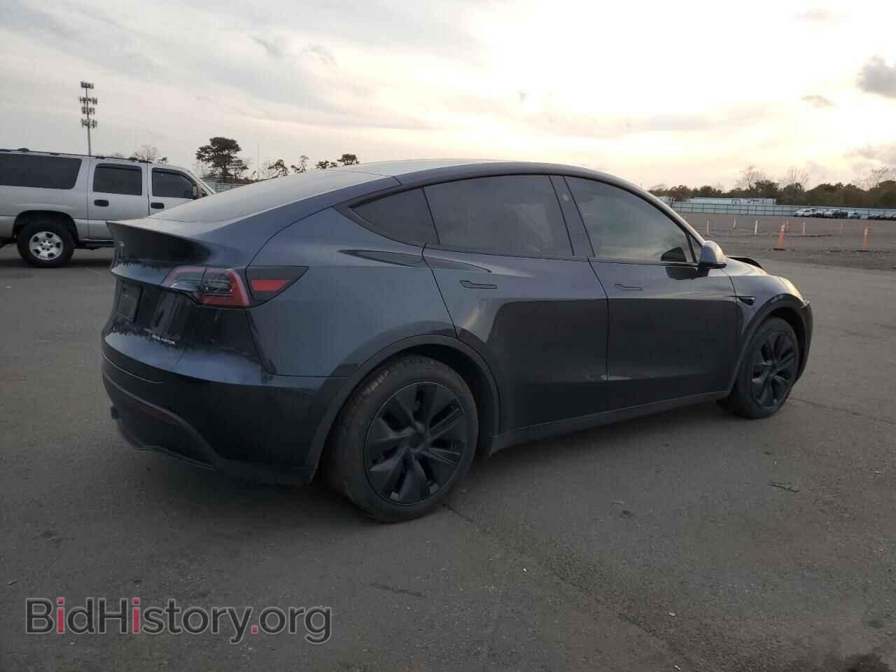 2024 TESLA MODEL Y - VIN: 7SAYGAEE1RF116155 - Фото 3