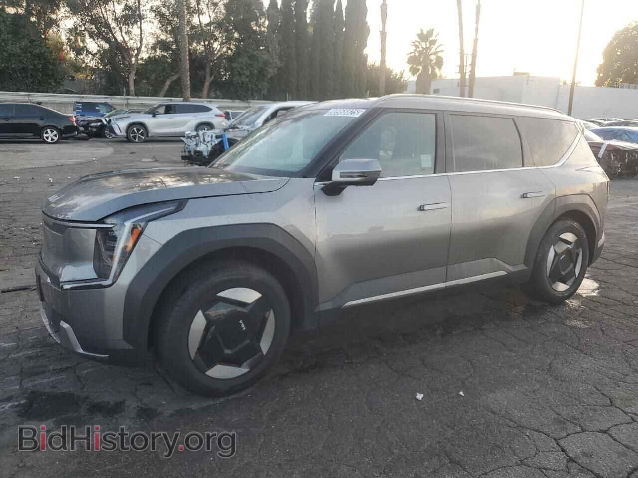 Фотография KNDAFFS52R6037592 - KIA EV9 WIND 2024