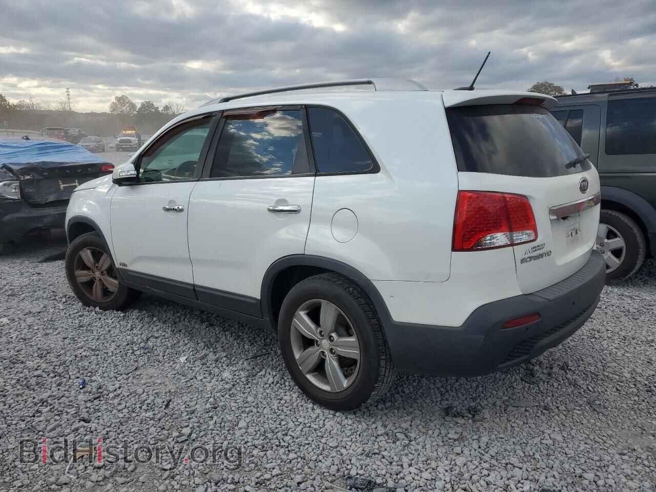 2013 KIA SORENTO - VIN: 5XYKUCA65DG323297 - Фото 2