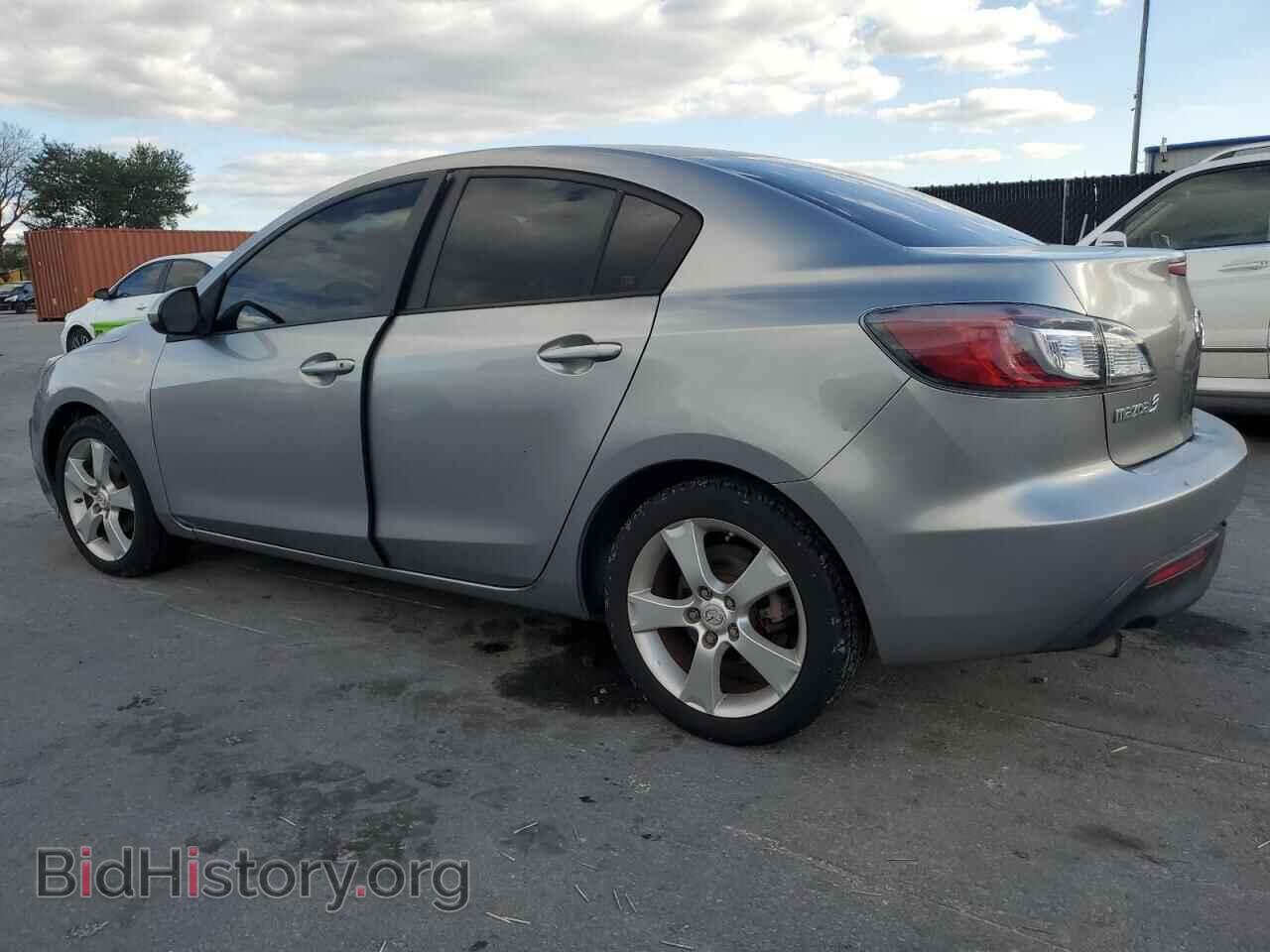 2011 MAZDA 3 - VIN: JM1BL1UF1B1471642 - Фото 2