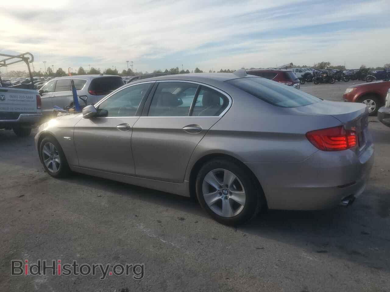 2011 BMW 5 SERIES - VIN: WBAFR1C50BC260118 - Фото 2
