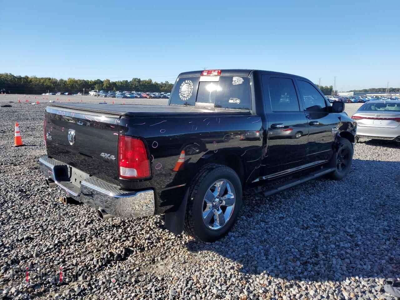 2015 RAM 1500 - VIN: 3C6RR7LT9FG598564 - Фото 3