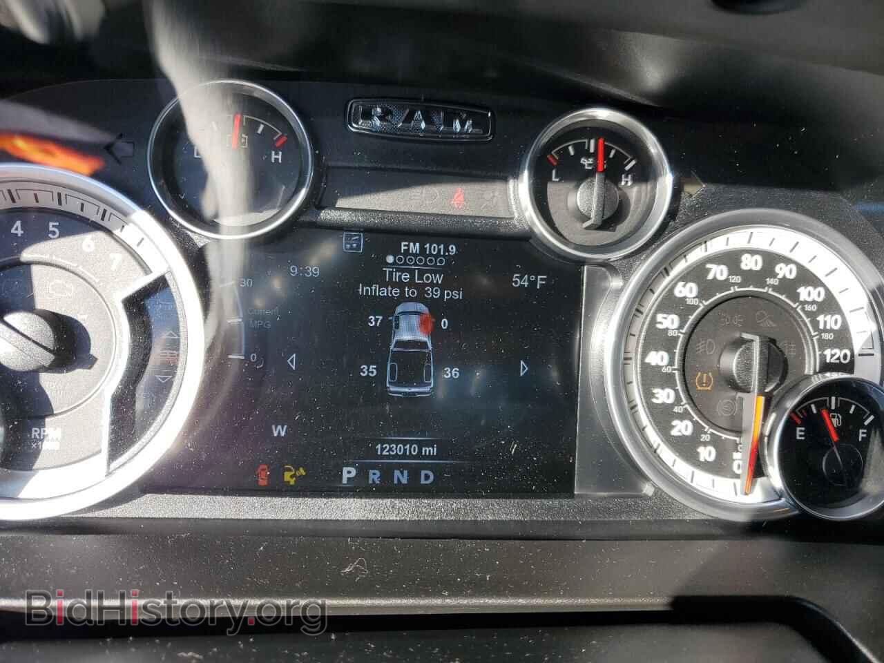 2015 RAM 1500 - VIN: 3C6RR7LT9FG598564 - Фото 9