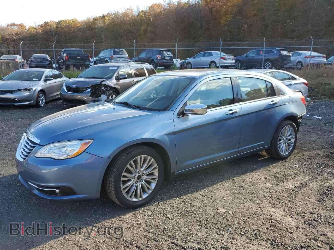 Photo 1C3BC2FB1BN615557 - CHRYSLER 200 2011