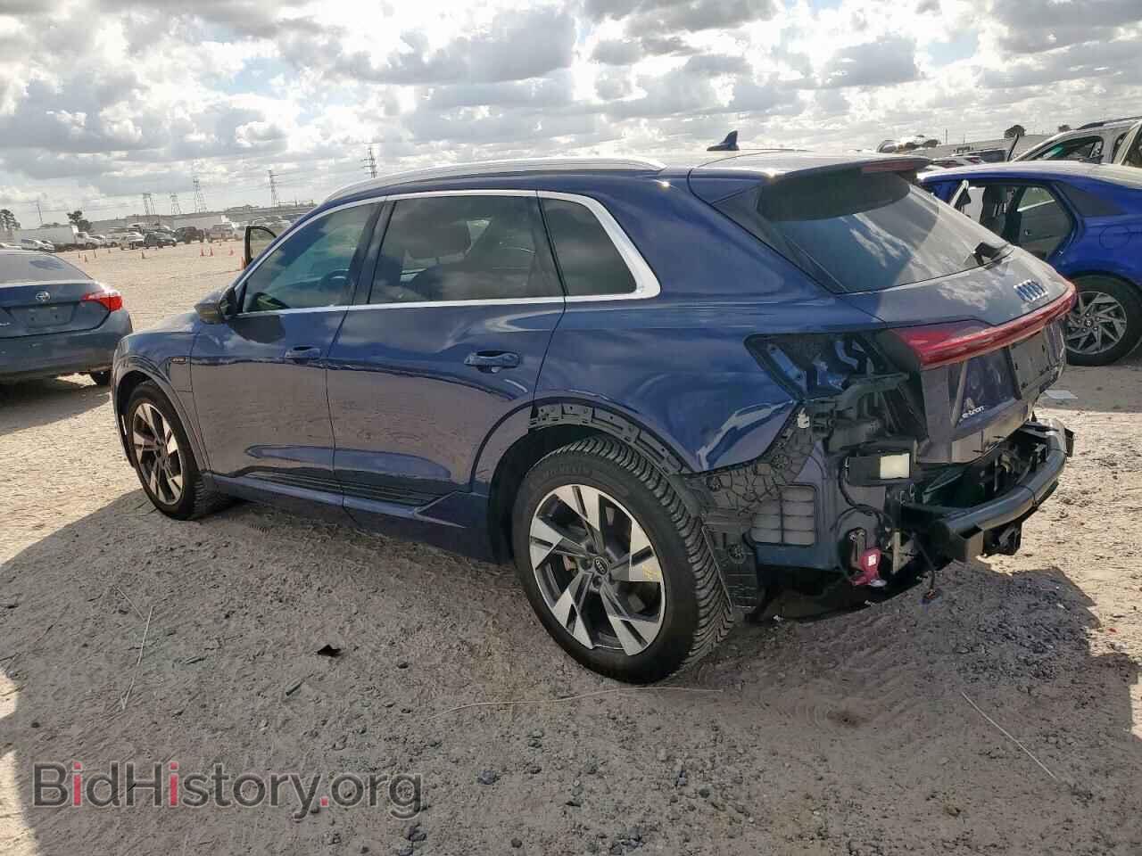2022 AUDI E-TRON - VIN: WA1LAAGE9NB030380 - Фото 2
