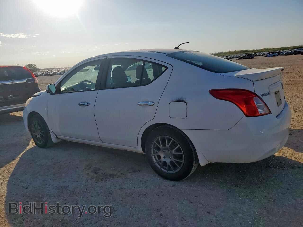 2013 NISSAN VERSA - VIN: 3N1CN7AP1DL876526 - Фото 2