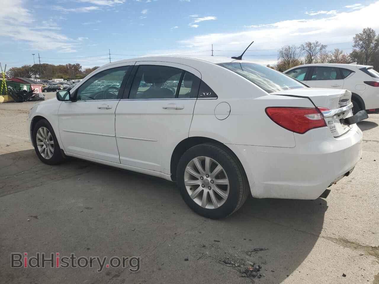 2013 CHRYSLER 200 - VIN: 1C3CCBBG4DN678628 - Фото 2