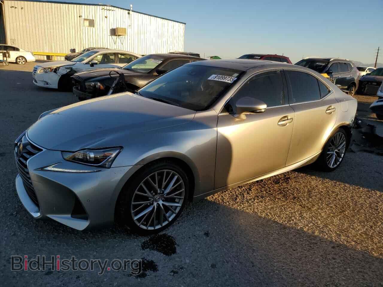 Photo JTHBA1D20J5077834 - LEXUS IS 2018