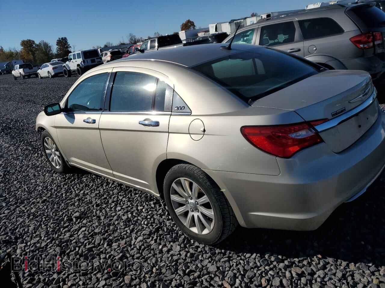 2013 CHRYSLER 200 - VIN: 1C3CCBCG9DN737302 - Фото 2