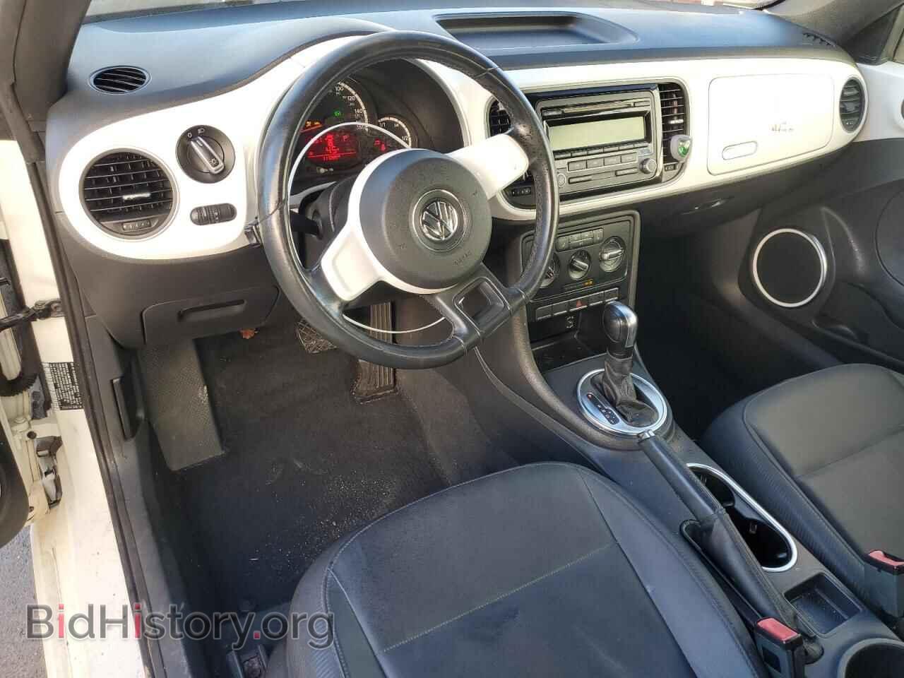 2013 VOLKSWAGEN BEETLE - VIN: 3VW5X7AT5DM824949 - Фото 8