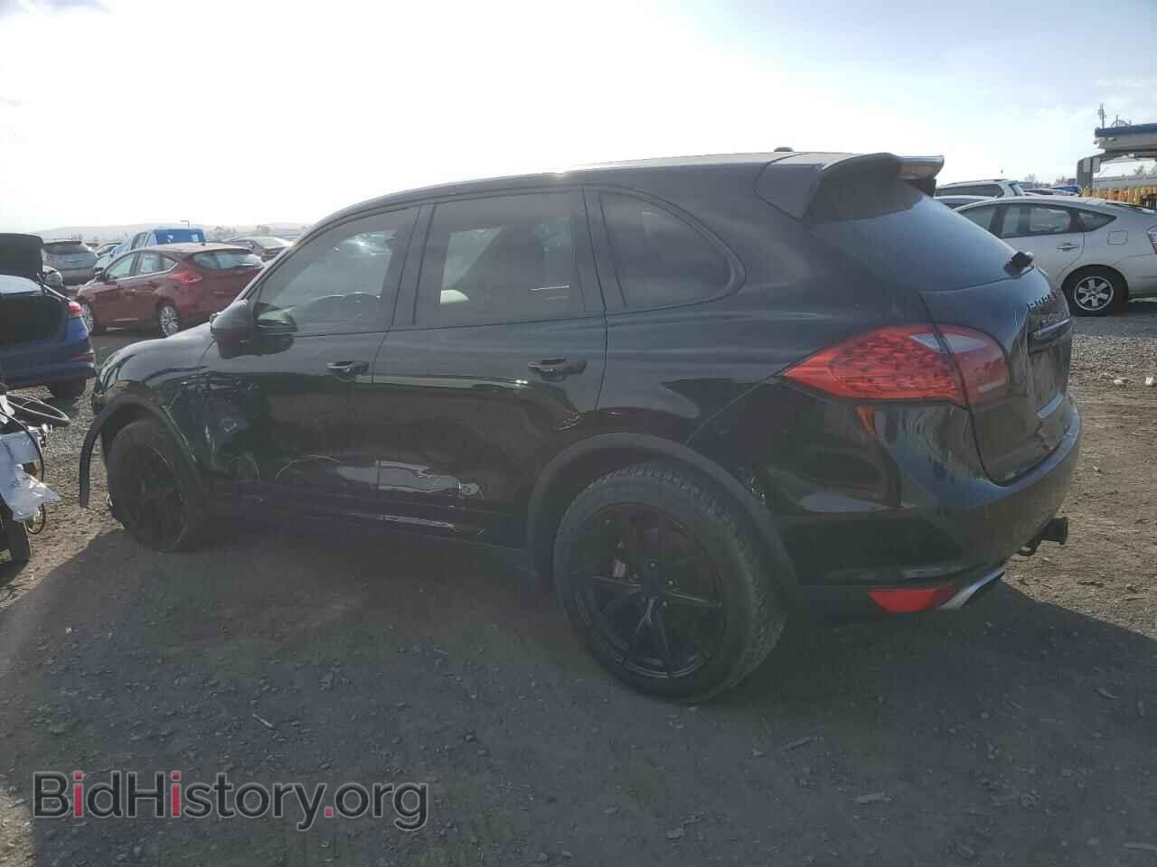 2011 PORSCHE CAYENNE - VIN: WP1AB2A22BLA43457 - Photo 2