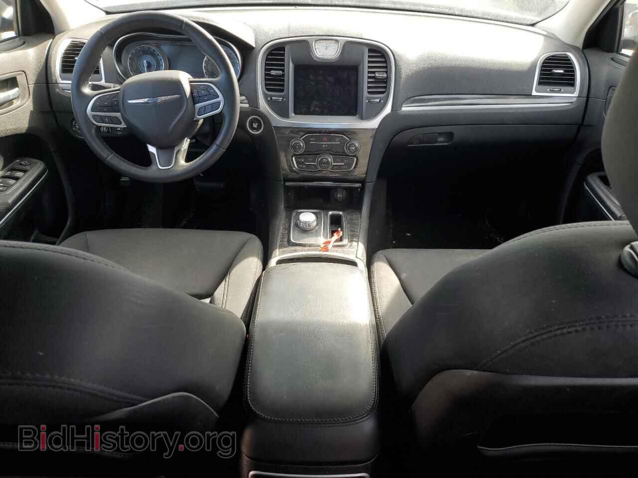 2018 CHRYSLER 300 - VIN: 2C3CCAAG1JH278185 - Фото 8