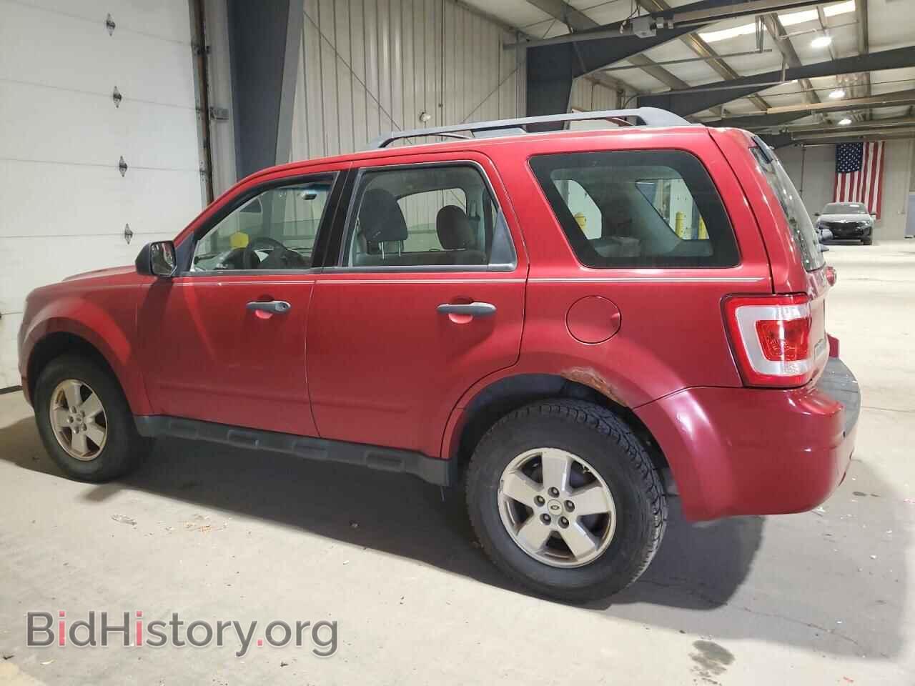 2011 FORD ESCAPE - VIN: 1FMCU0C76BKB96345 - Фото 2