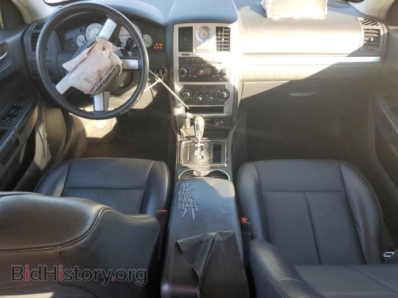 2010 CHRYSLER 300 - VIN: 2C3CA5CV2AH225536 - Фото 8