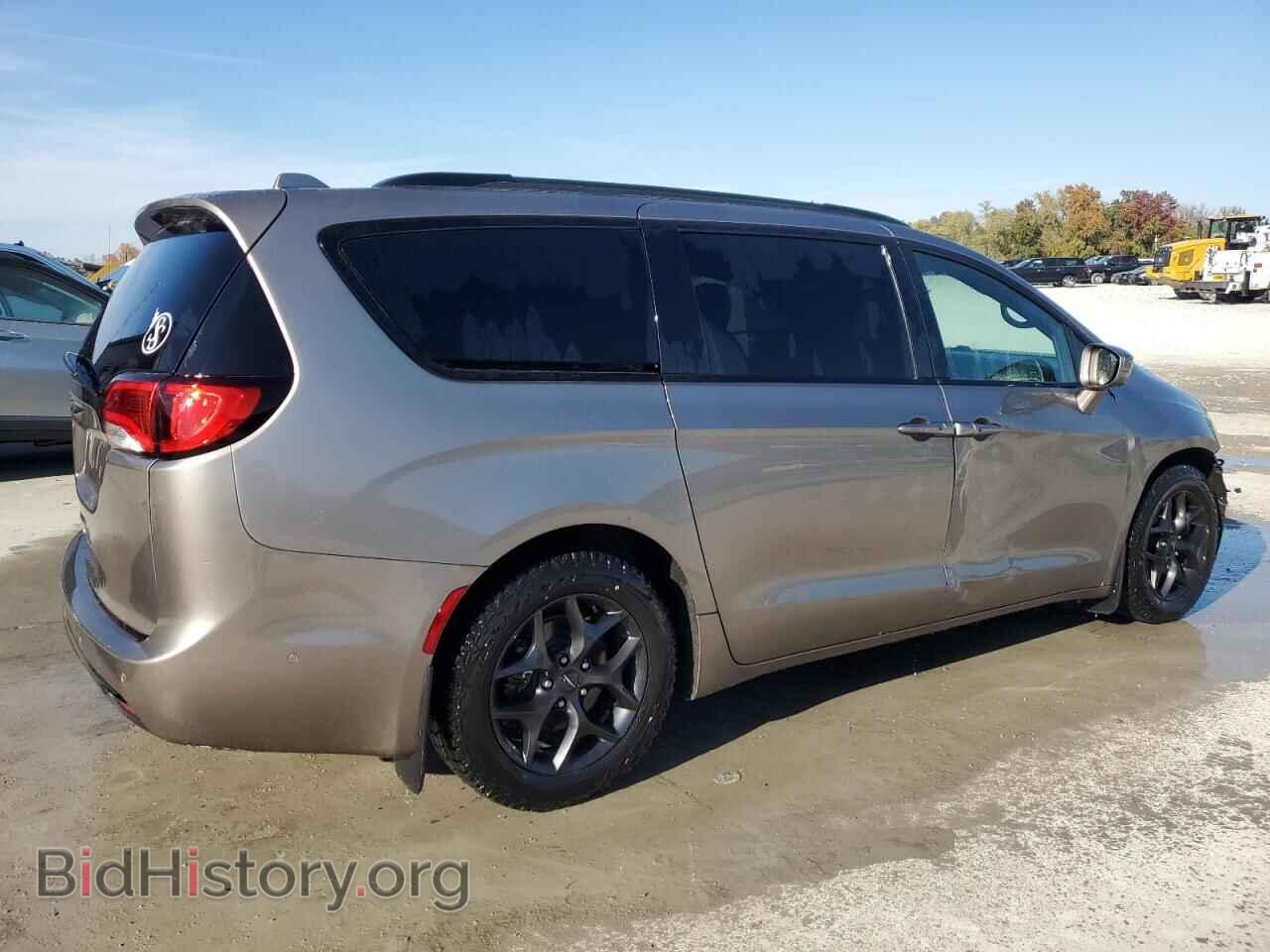 2018 CHRYSLER PACIFICA - VIN: 2C4RC1EG7JR293803 - Фото 3