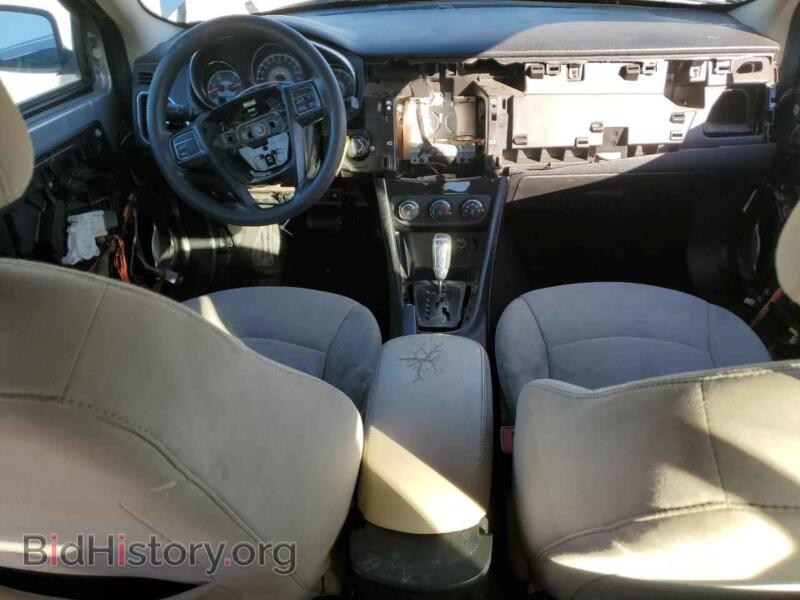 2012 Chrysler 200 (VIN 1C3CCBAB4CN199792) — photo 8 of 12