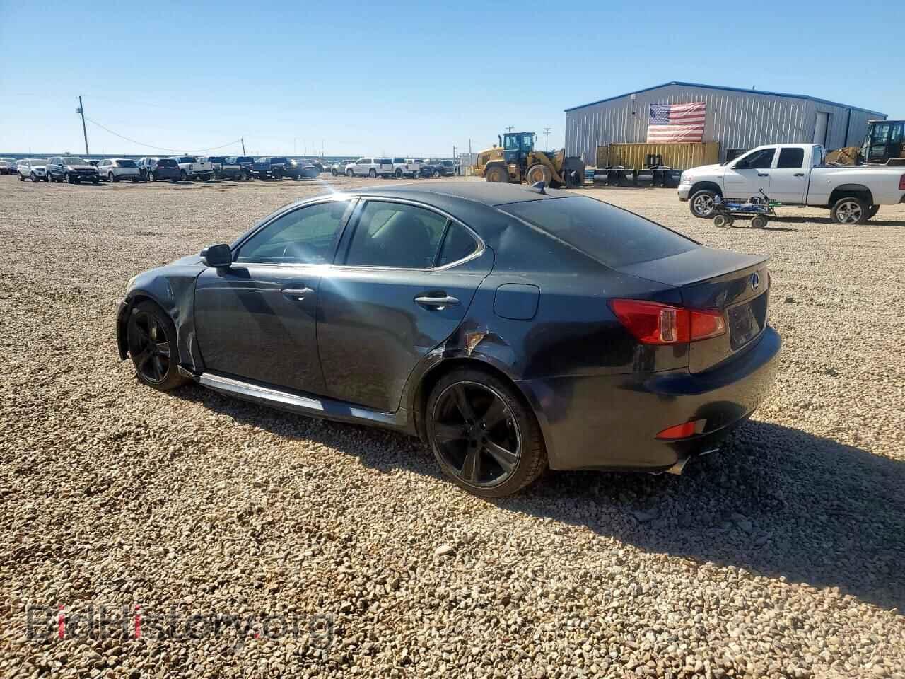 2011 LEXUS IS - VIN: JTHBF5C20B5133606 - Фото 2