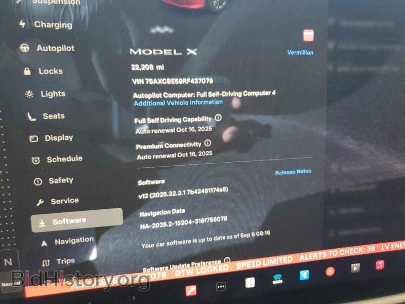 2024 Tesla MODEL X (VIN 7SAXCBE59RF437079) — photo 9 of 15