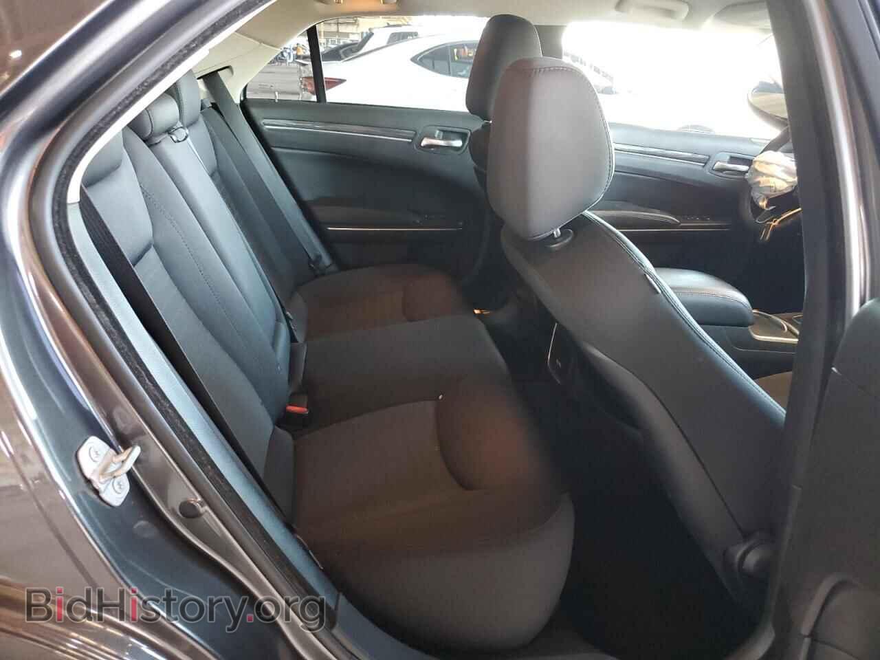 2018 CHRYSLER 300 - VIN: 2C3CCAAG8JH282024 - Фото 10