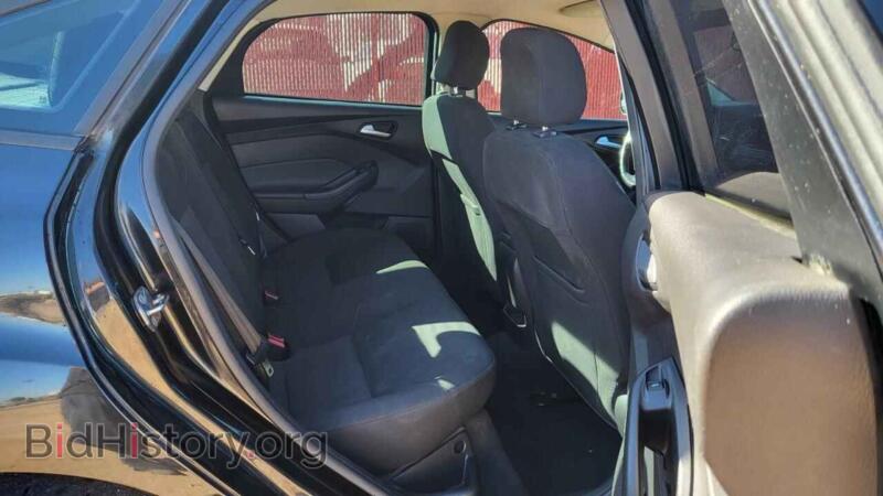 2015 Ford FOCUS (VIN 1FADP3F28FL226923) — фото 6 из 10