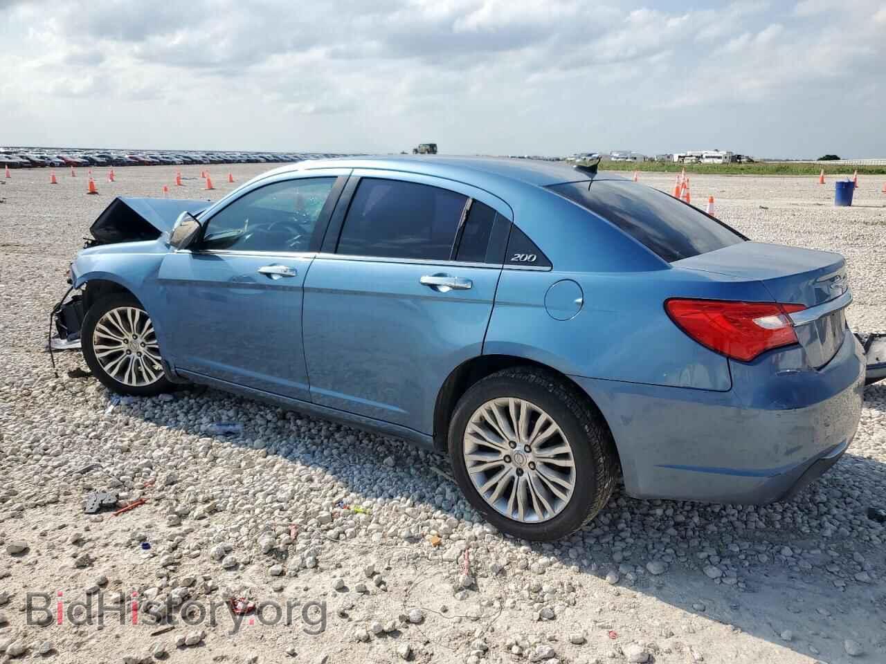 2011 CHRYSLER 200 - VIN: 1C3BC2FG1BN575668 - Фото 2