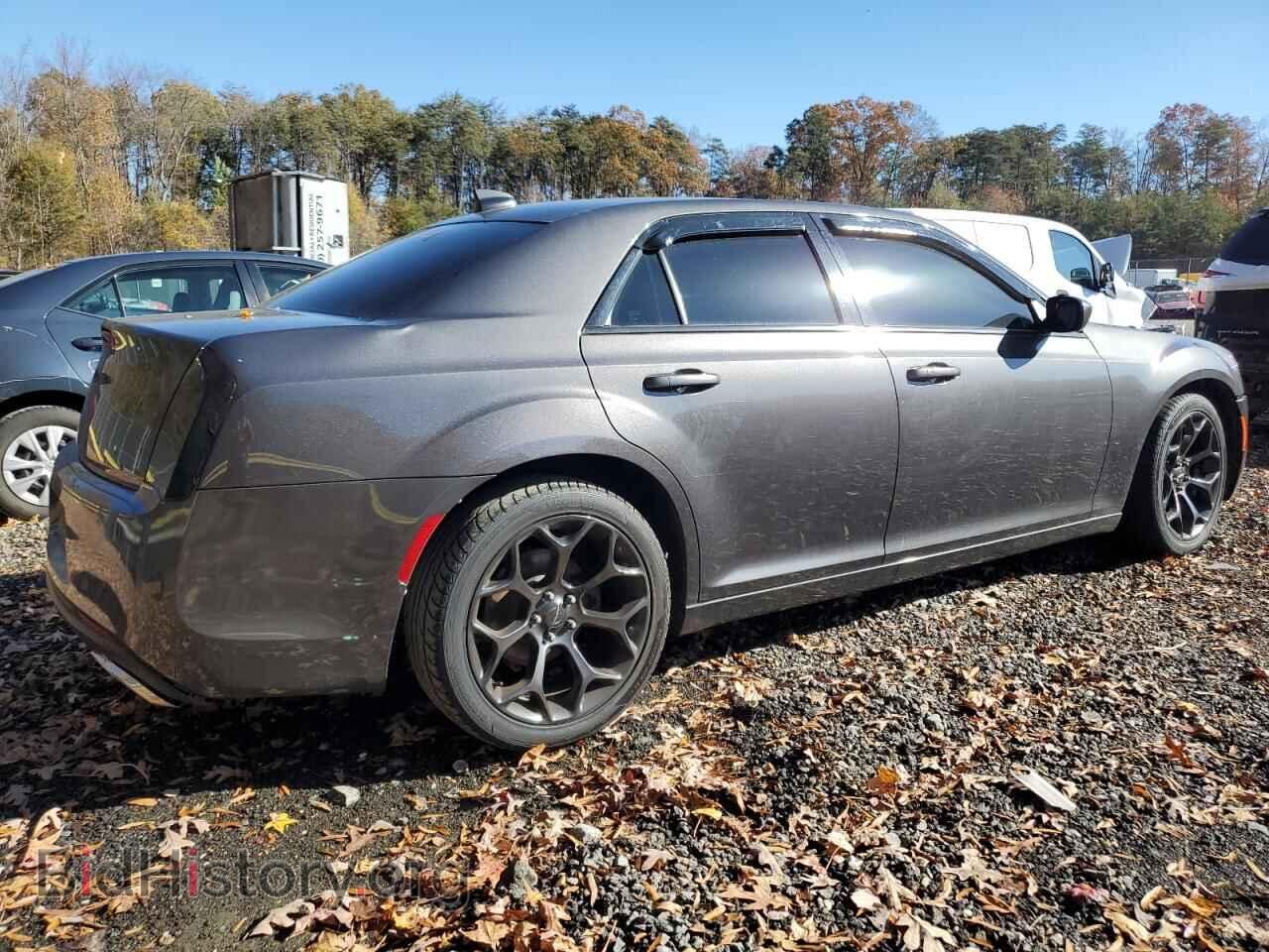 2019 CHRYSLER 300 - VIN: 2C3CCABG2KH516450 - Фото 3