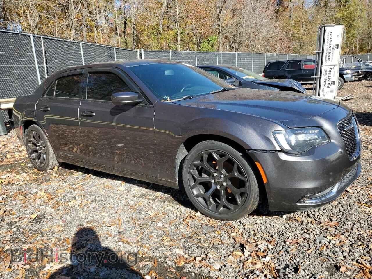 2019 CHRYSLER 300 - VIN: 2C3CCABG2KH516450 - Фото 4
