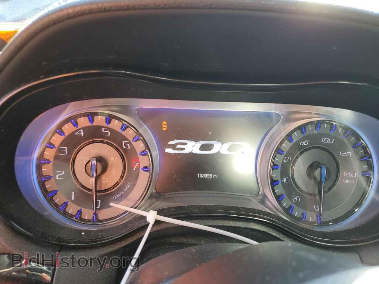 2019 CHRYSLER 300 - VIN: 2C3CCABG2KH516450 - Фото 9
