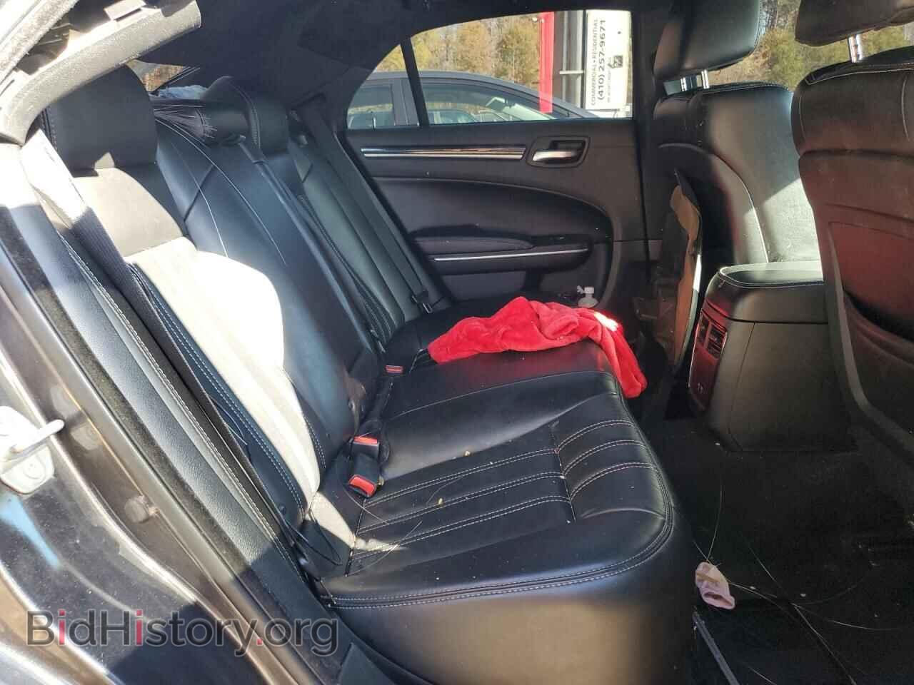2019 CHRYSLER 300 - VIN: 2C3CCABG2KH516450 - Фото 10