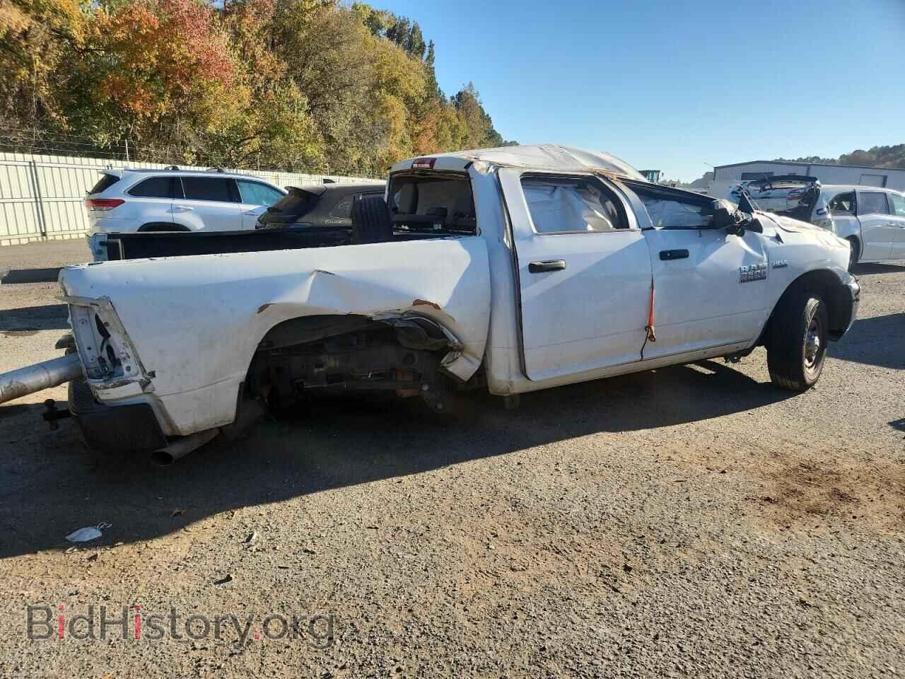 2018 RAM All Models - VIN: 3C6UR5CJ6JG398585 - Photo 3