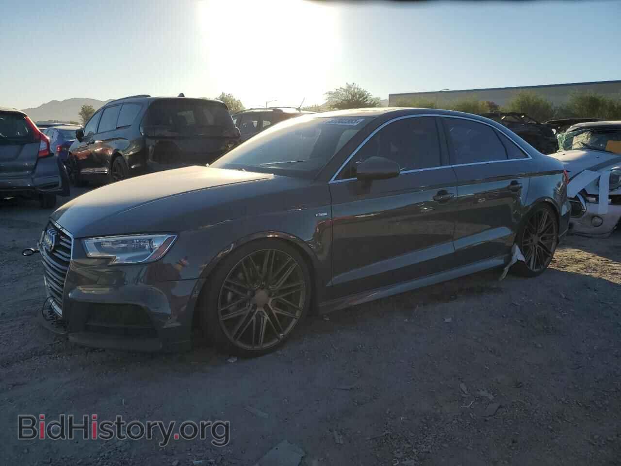Photo WAUJ8GFF4H1064109 - AUDI A3 2017