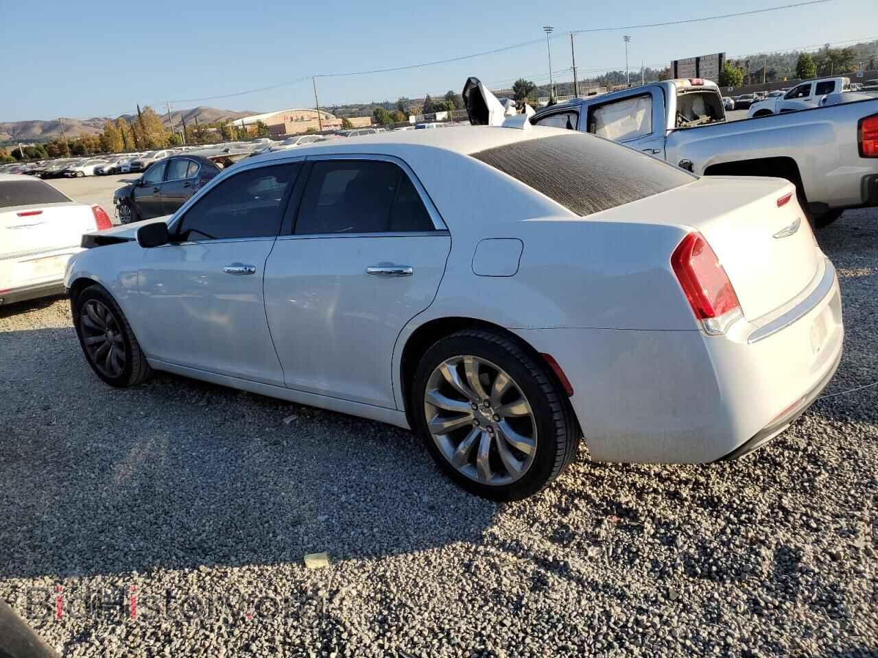 2018 CHRYSLER 300 - VIN: 2C3CCAEG3JH148757 - Фото 2