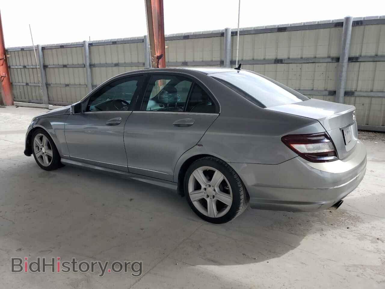 2011 MERCEDES-BENZ C-CLASS - VIN: WDDGF5EB8BF638393 - Фото 2