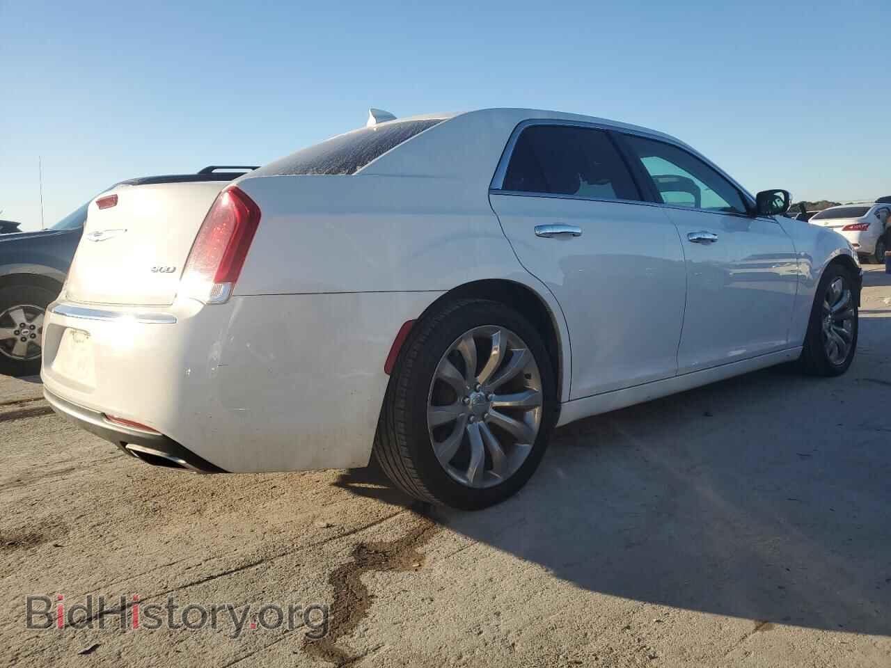 2019 CHRYSLER 300 - VIN: 2C3CCAEG8KH563090 - Фото 3