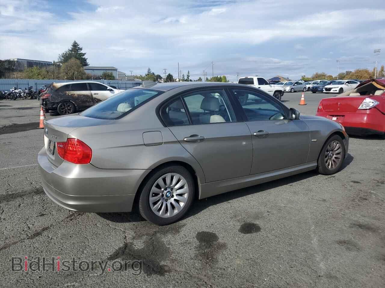 2009 BMW 3 SERIES - VIN: WBAPH53559A435872 - Фото 3