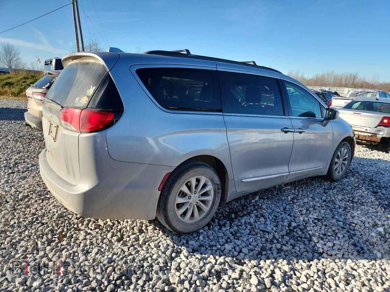 2017 CHRYSLER PACIFICA - VIN: 2C4RC1BG6HR771028 - Фото 3