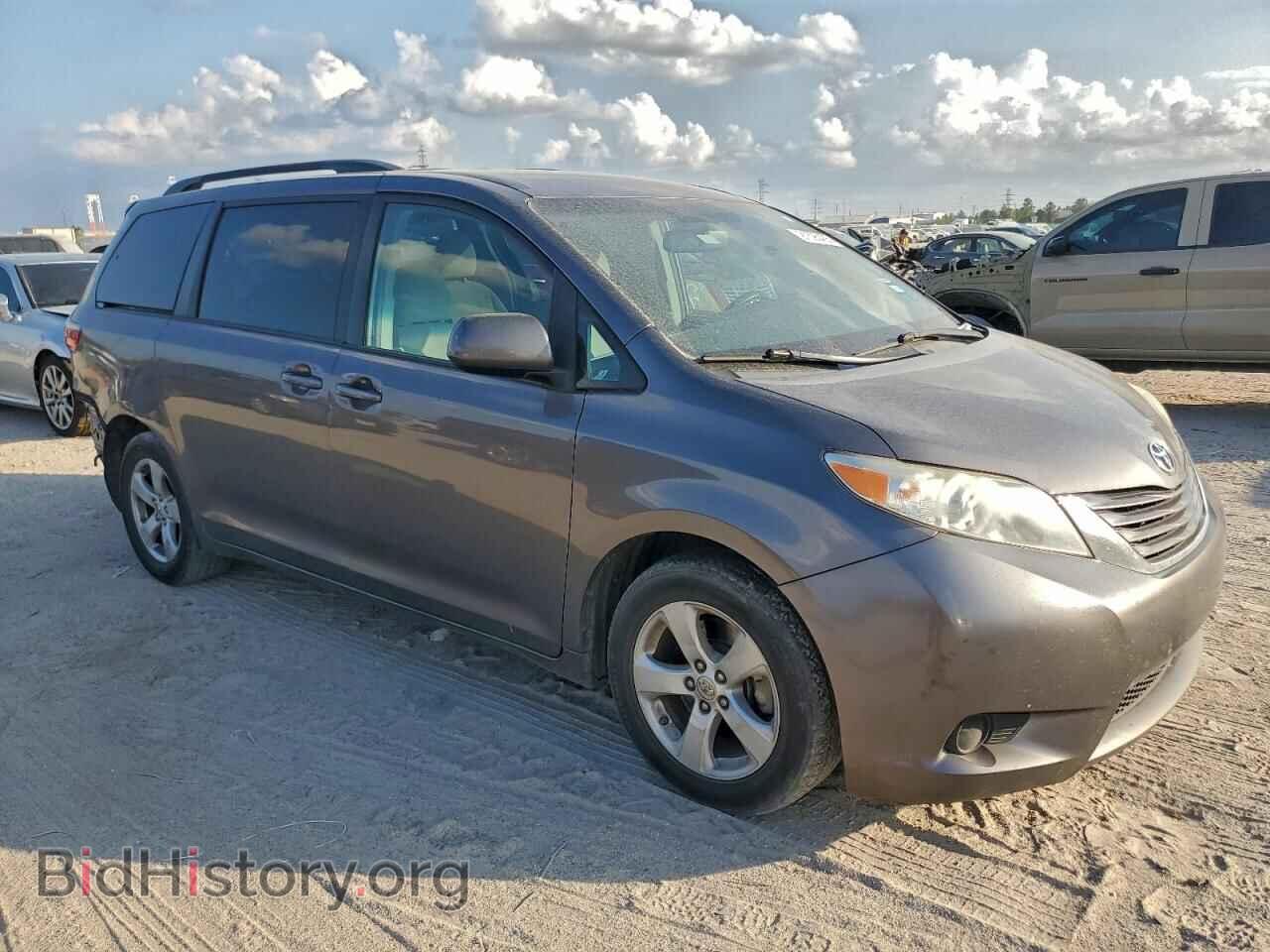 2017 TOYOTA All Models - VIN: 5TDKZ3DC2HS822716 - Фото 4