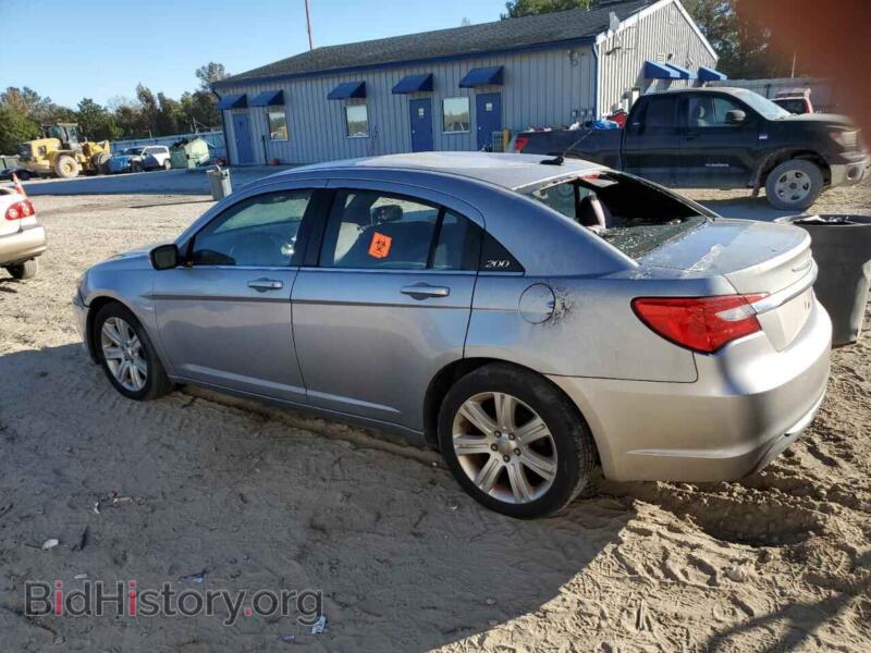 2013 Chrysler 200 (VIN 1C3CCBBBXDN705562) — фото 2 из 14