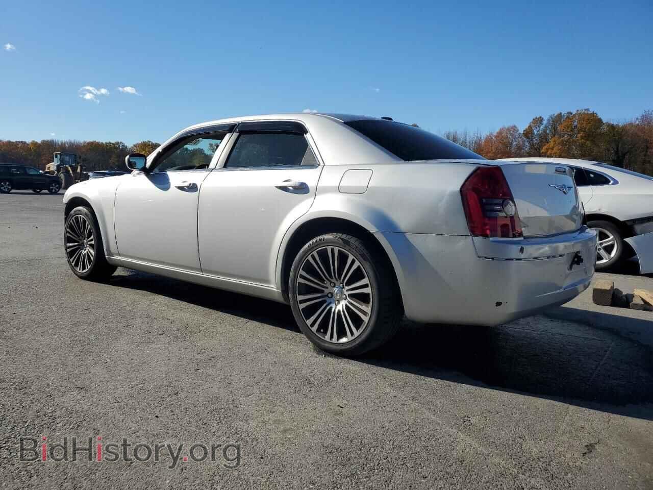 2010 CHRYSLER 300 - VIN: 2C3CA2CV3AH262237 - Фото 2