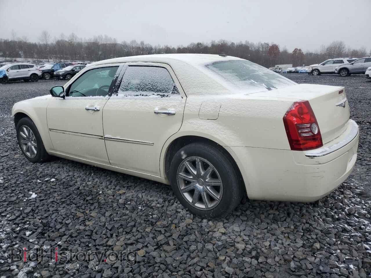 2010 CHRYSLER 300 - VIN: 2C3CA3CV0AH140263 - Фото 2