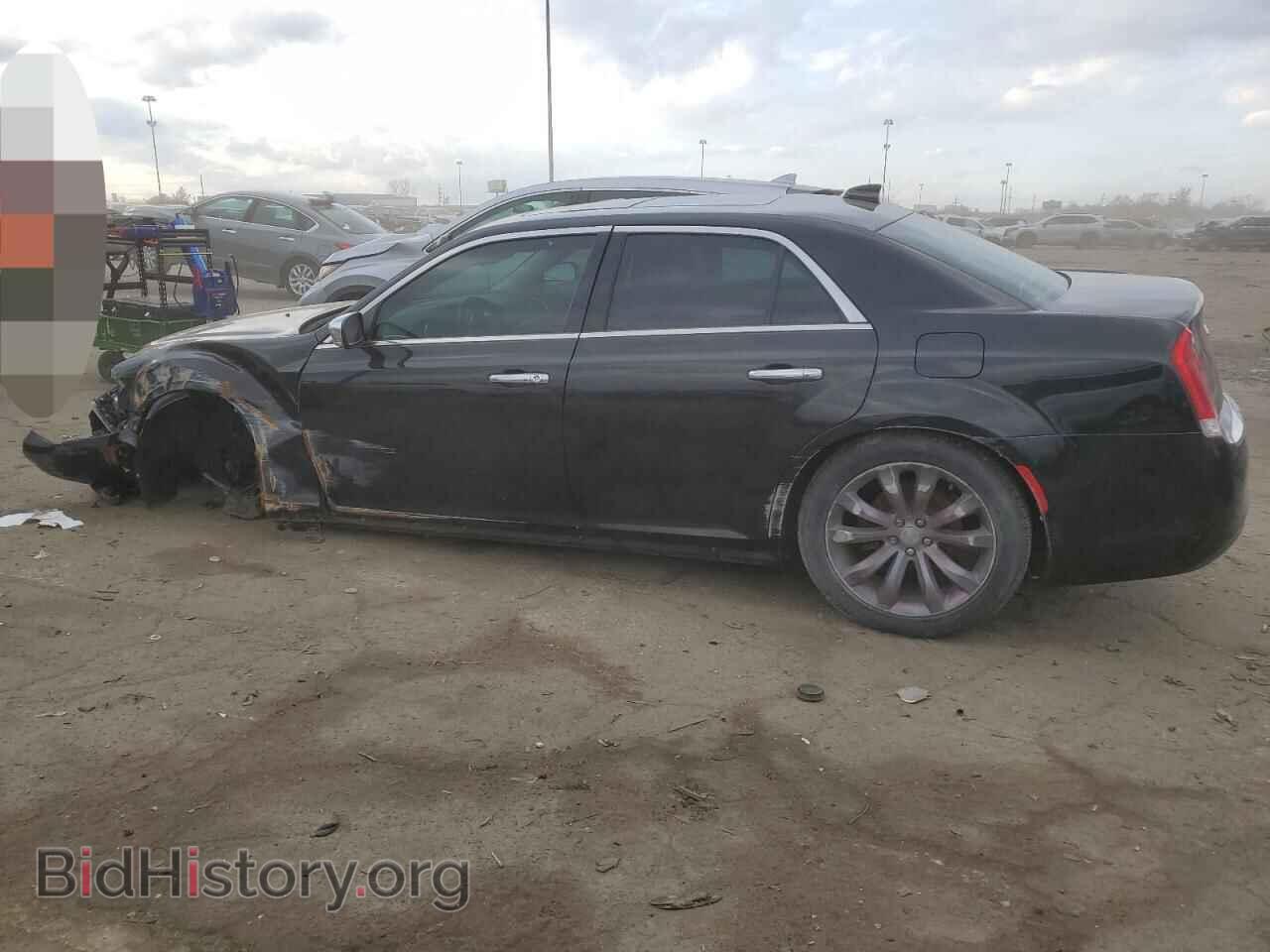 2018 CHRYSLER 300 - VIN: 2C3CCAEG5JH240632 - Фото 2